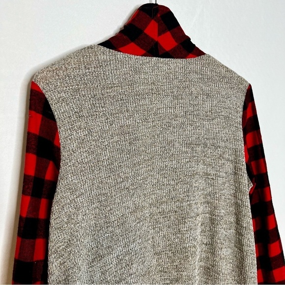 Chloah Buffalo Plaid Roll Tab Sleeve Open Front Fringe Cardigan. Size Small. - Picture 8 of 13